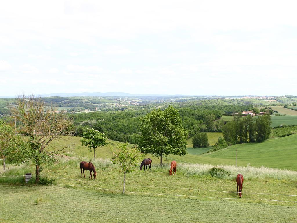 Au "Bon Endroit" Hotell Genebrieres Exteriör bild