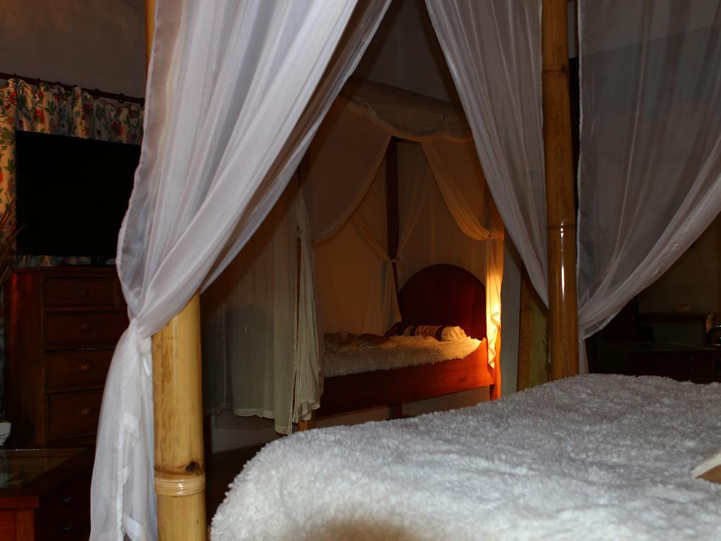 Au "Bon Endroit" Hotell Genebrieres Rum bild